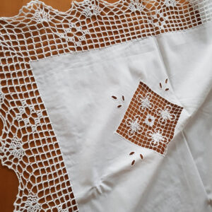 Vintage, weiße Tafeldecke mit Spitze, neu