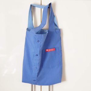 dekorative blaue Handtasche