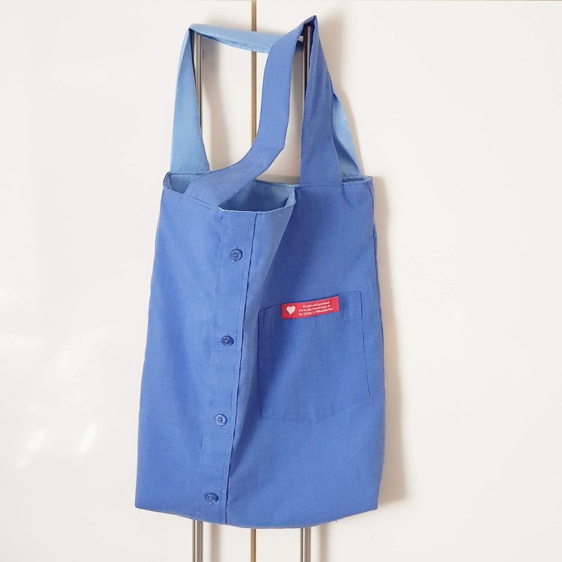 dekorative blaue Handtasche