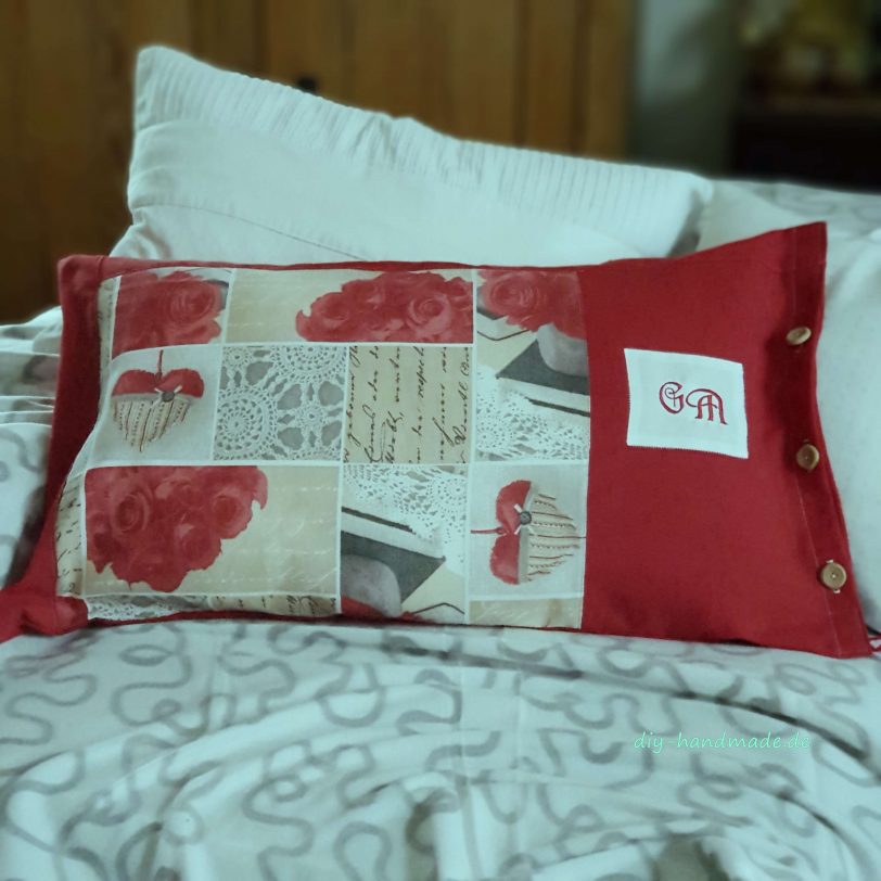 Landhauskissen rot weiß mit Monogramm