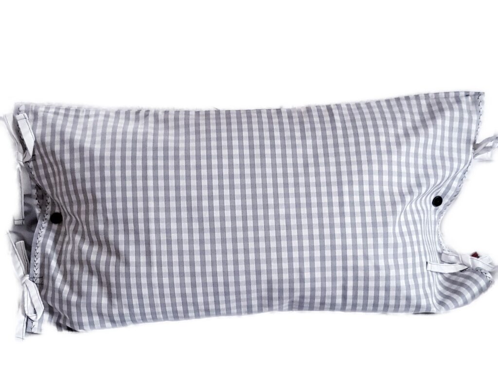 Kissen mit Ziernähten, Schlaufenbindung