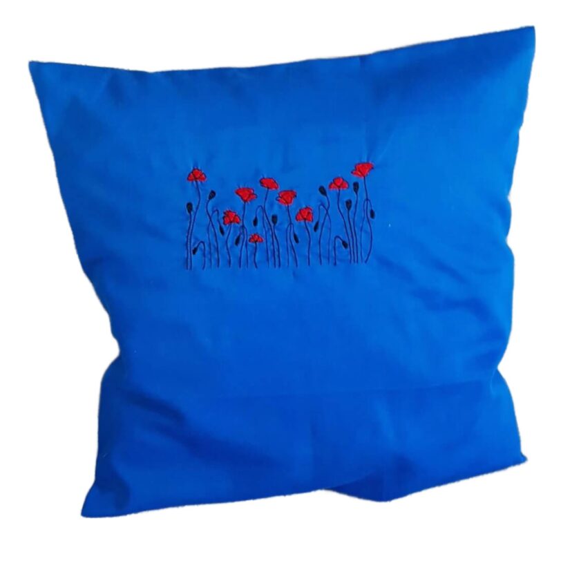 unikat-blauer-kissenbezug-bestickt