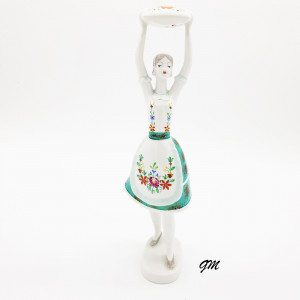 Kissentänzerin Hollóháza, Porzellanfigur