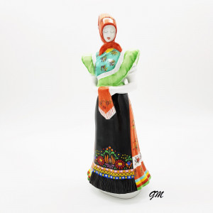 Matyo Frau, Hollóháza Porzellanfigur
