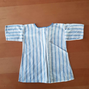 Erstlingshemd 1926 blauweißgestreift