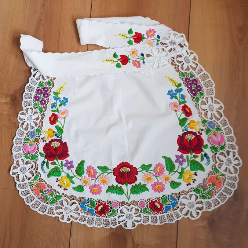 Schürze ungarische Stickerei, Kalocsa, Handarbeit