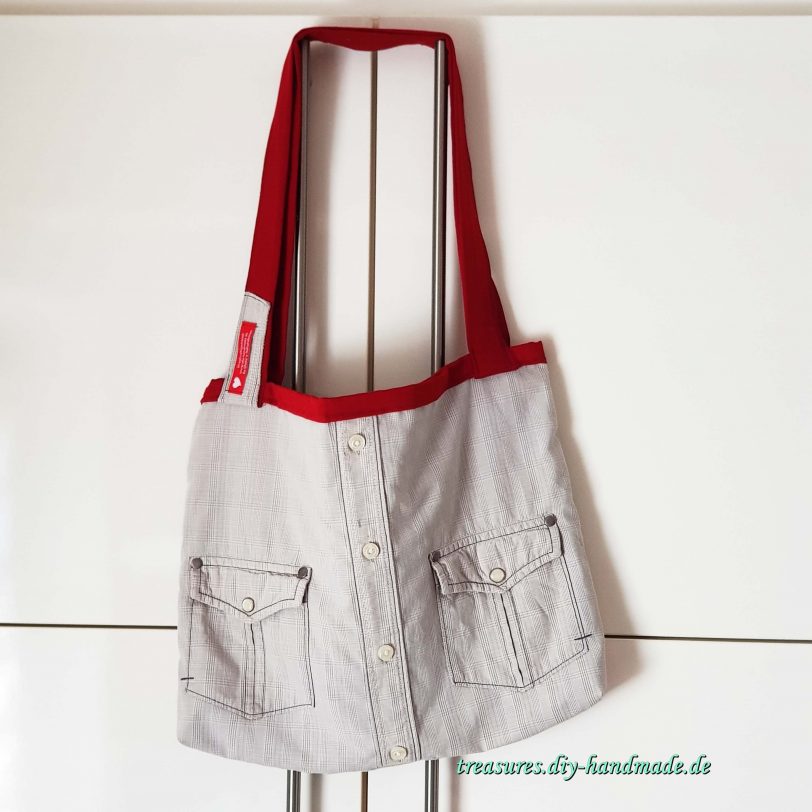 graukarierte Tasche mit langen Henkeln