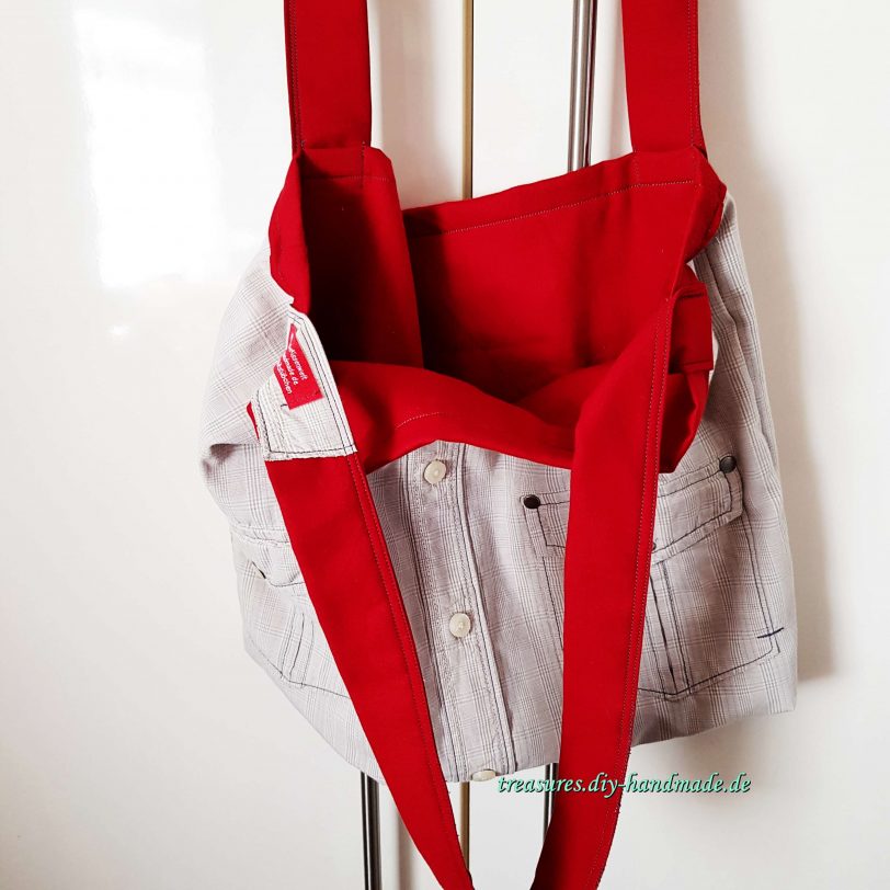 graukarierte Tasche mit langen Henkeln