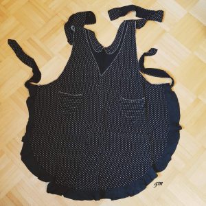 schwarze Schürze handgefertigt 50er/60er