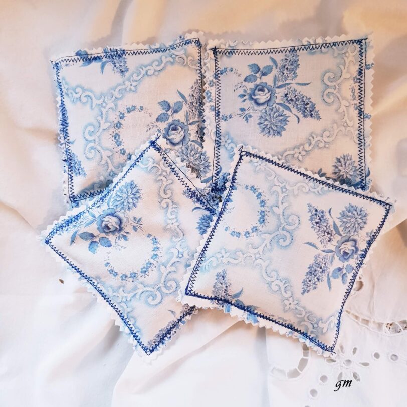 4 blaue Lavendelkissen, Dekoration