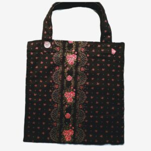 Schwarze Stofftasche mit Rosenmuster