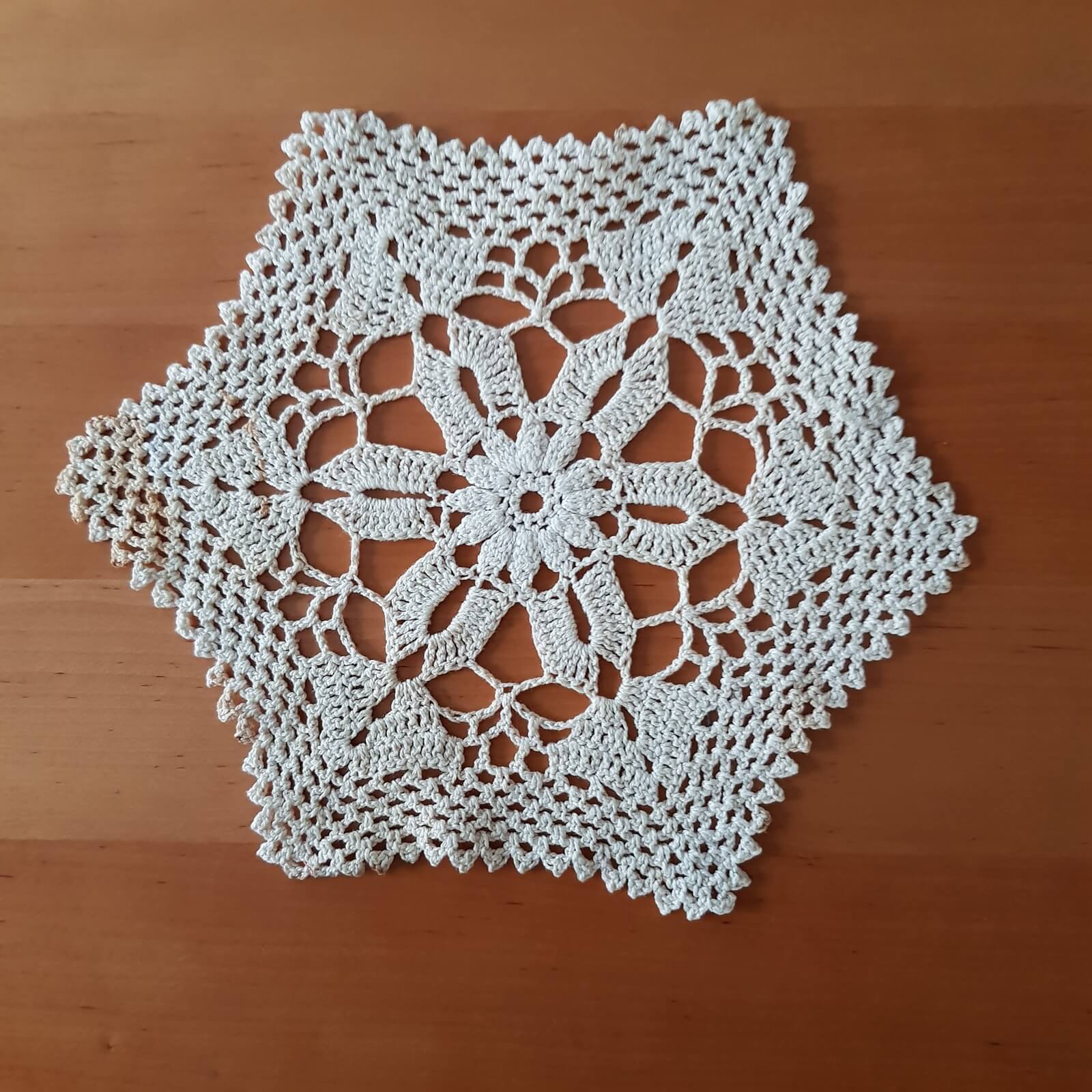 gehäkeltes Deckchen handmade vintage